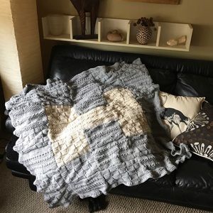 Artisan “H”grey ivory hand knit throw blanket